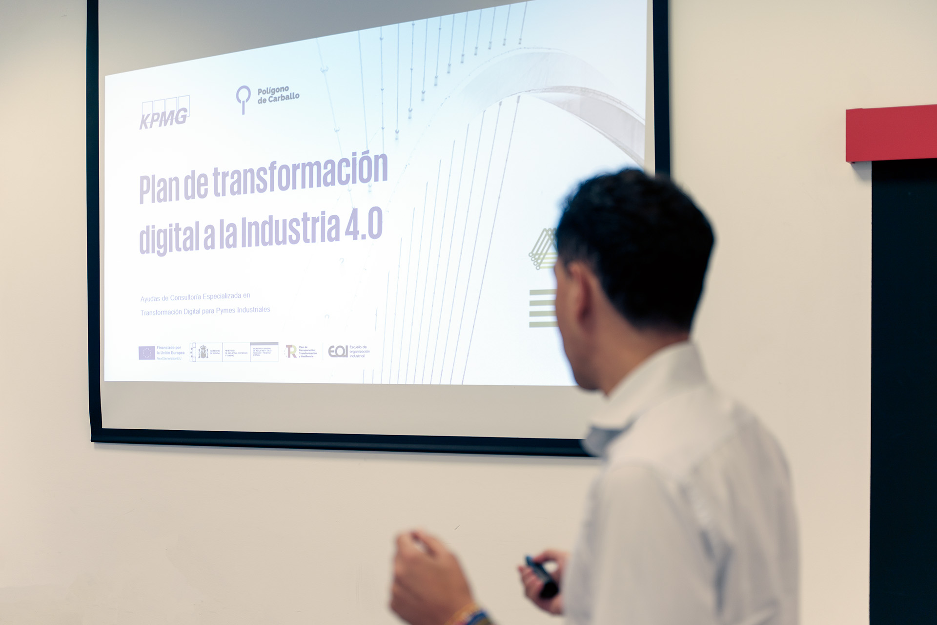 Desayuno informativo sobre digitalización en el ámbito industrial.